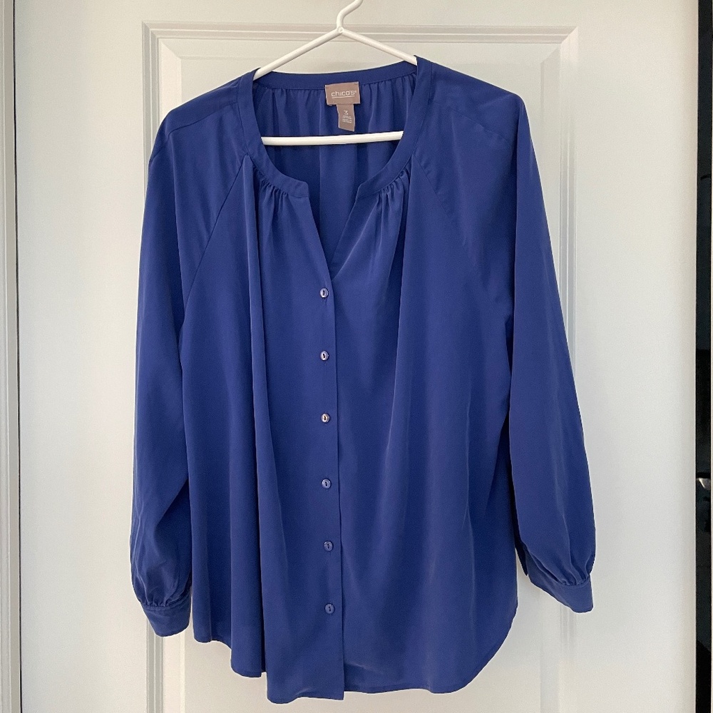Chico’s Size 3 Blue No-Iron long sleeved Blouse